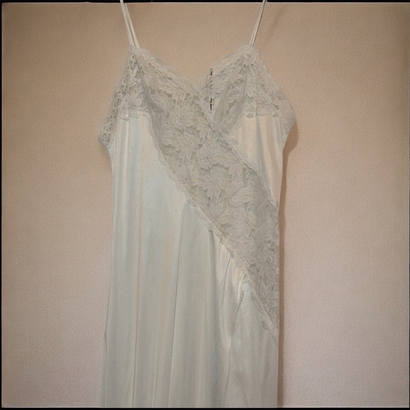 Vtg Val Mode 2 Pc Peignoir Set White Asymmetrical Lace+Luxuriously Sheer Robe - Picture 9 of 16